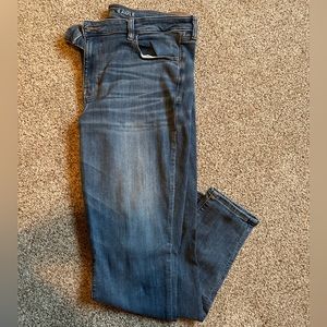 American Eagle Women’s Super Stretch Jegging - 18